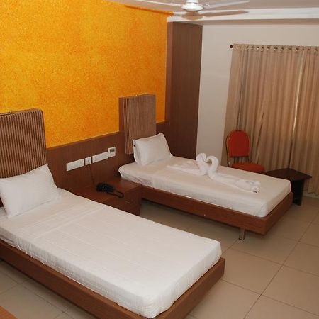 Hotel Pla Amrith Inn Tiruchirappalli Pokój zdjęcie