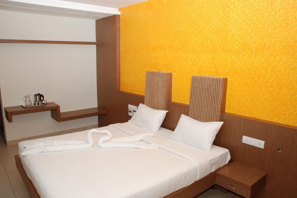 Hotel Pla Amrith Inn Tiruchirappalli Zewnętrze zdjęcie