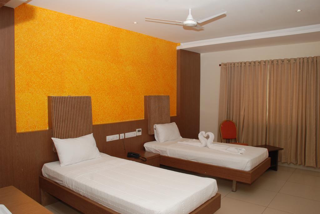 Hotel Pla Amrith Inn Tiruchirappalli Zewnętrze zdjęcie