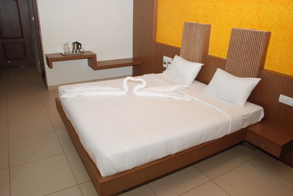 Hotel Pla Amrith Inn Tiruchirappalli Zewnętrze zdjęcie