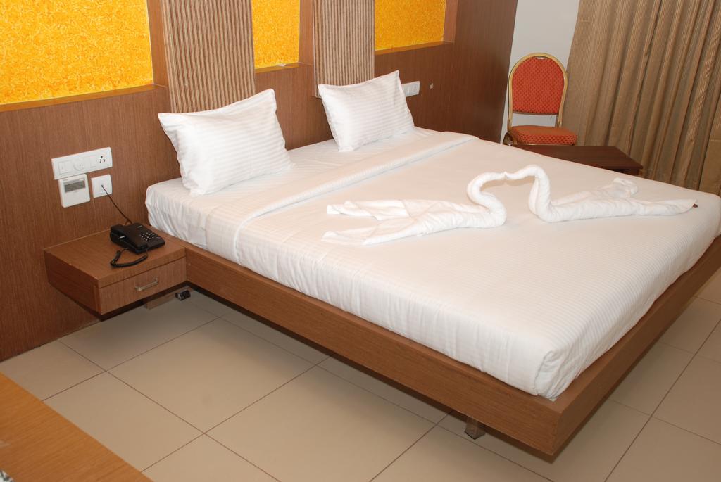 Hotel Pla Amrith Inn Tiruchirappalli Zewnętrze zdjęcie