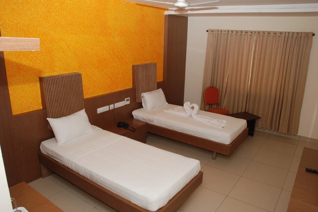 Hotel Pla Amrith Inn Tiruchirappalli Pokój zdjęcie
