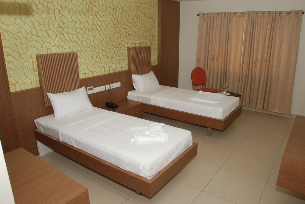 Hotel Pla Amrith Inn Tiruchirappalli Zewnętrze zdjęcie