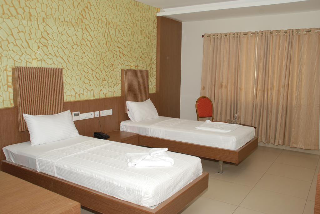 Hotel Pla Amrith Inn Tiruchirappalli Pokój zdjęcie