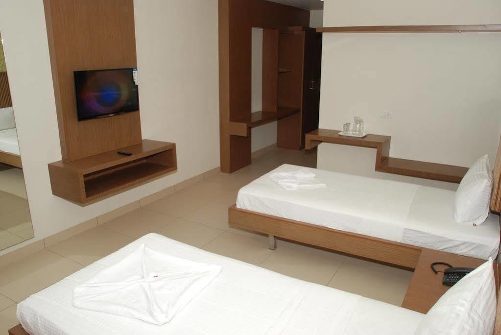 Hotel Pla Amrith Inn Tiruchirappalli Zewnętrze zdjęcie